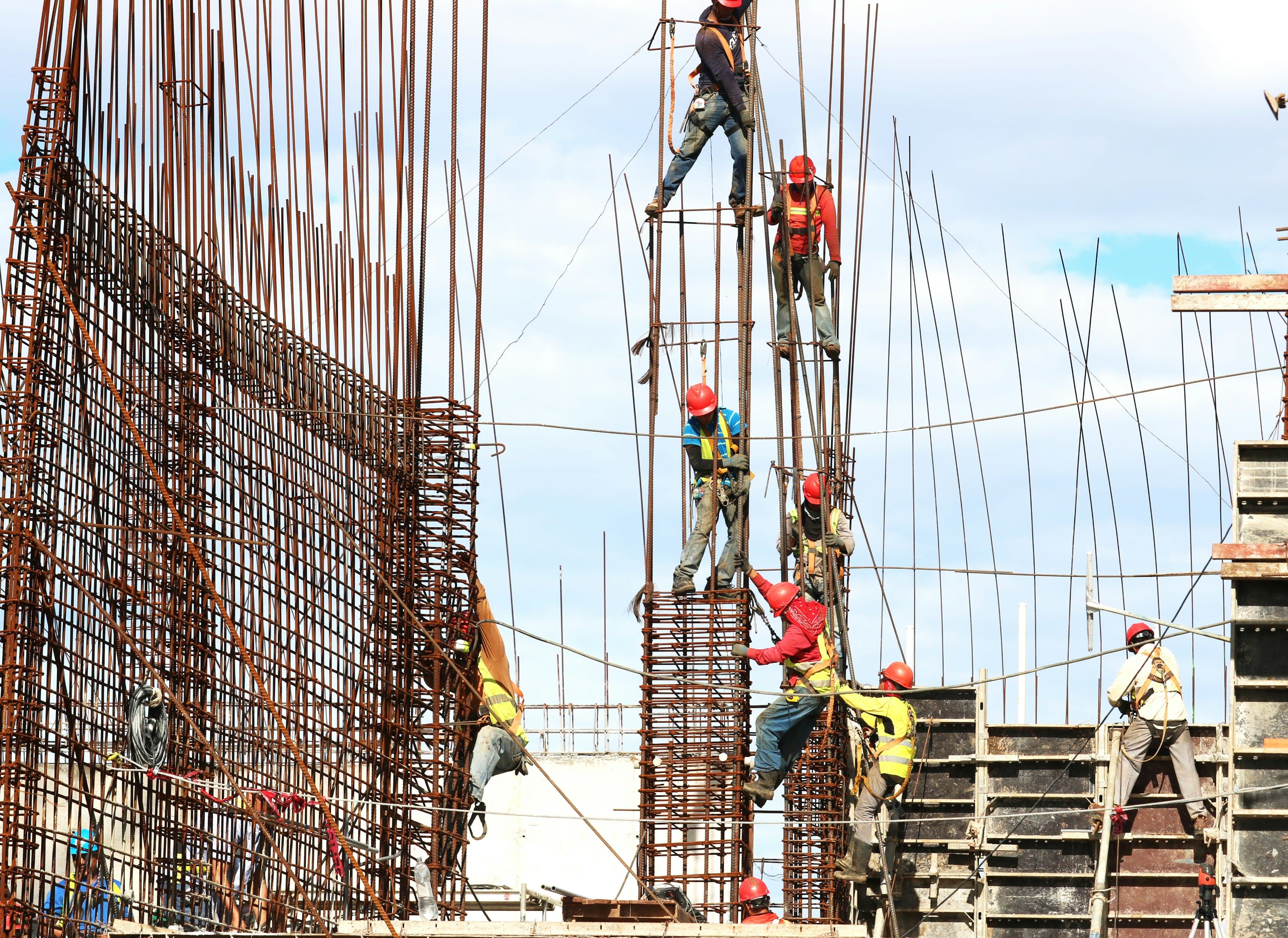 Equipe Oliveira Engenharia em obra